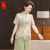 Elegantes Sommer-Outfit im chinesischen Stil für Frauen mittleren Alters