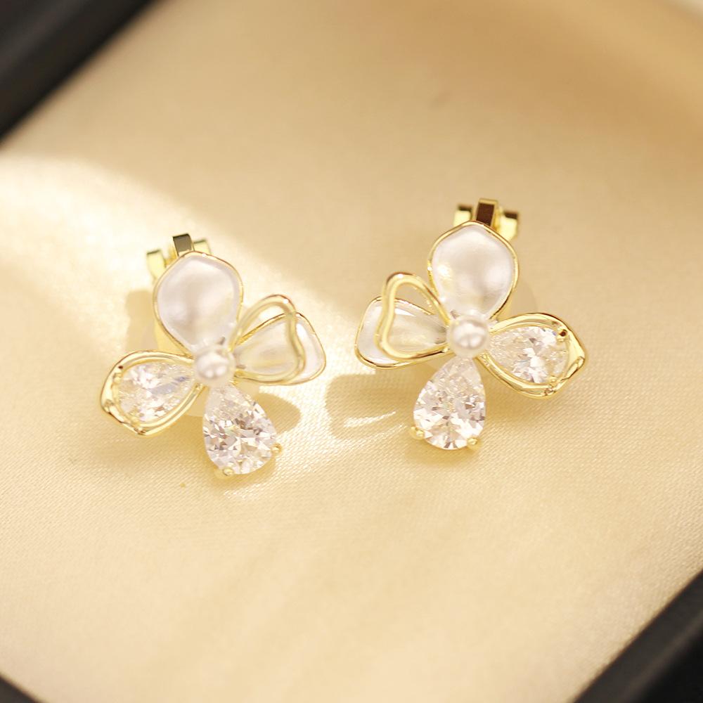 Новые японские и корейские сладкие сине-белые серьги с масляной каплей в виде цветка, серьги-клипсы с инкрустацией камнями, изысканные, универсальные