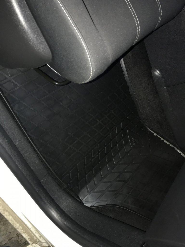 Rubber Mats (4 Pcs, Stingray Premium) for Renault Fluence 2009-2016