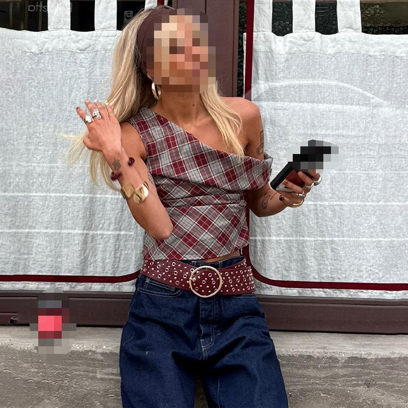 Red and white checkered slanted shoulder short retro spicy girl style one line off shoulder slim fit T-shirt