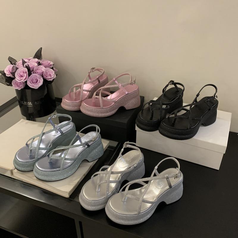 

Muffin thick-soled cross-strapped sandals women s new comfortable and versatile thick-heeled open-toed pinch shoes 35 серебряный