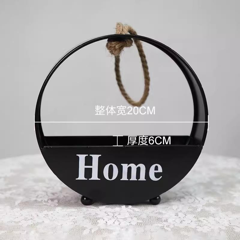 

Кованый железный цветочный горшок, Цветочная корзина, Настенный подвесной декор, Украшение для гостиной и спальни, Принадлежности для настенного декора Pack of 1