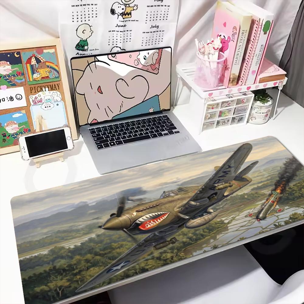 XXL Gaming-Mauspad Vintage Militär-Kampfflugzeug Anime-Mädchen Kampfszene Rutschfeste Gummi-Tastatur-Schreibtischmatte für PC-Gamer Tisch