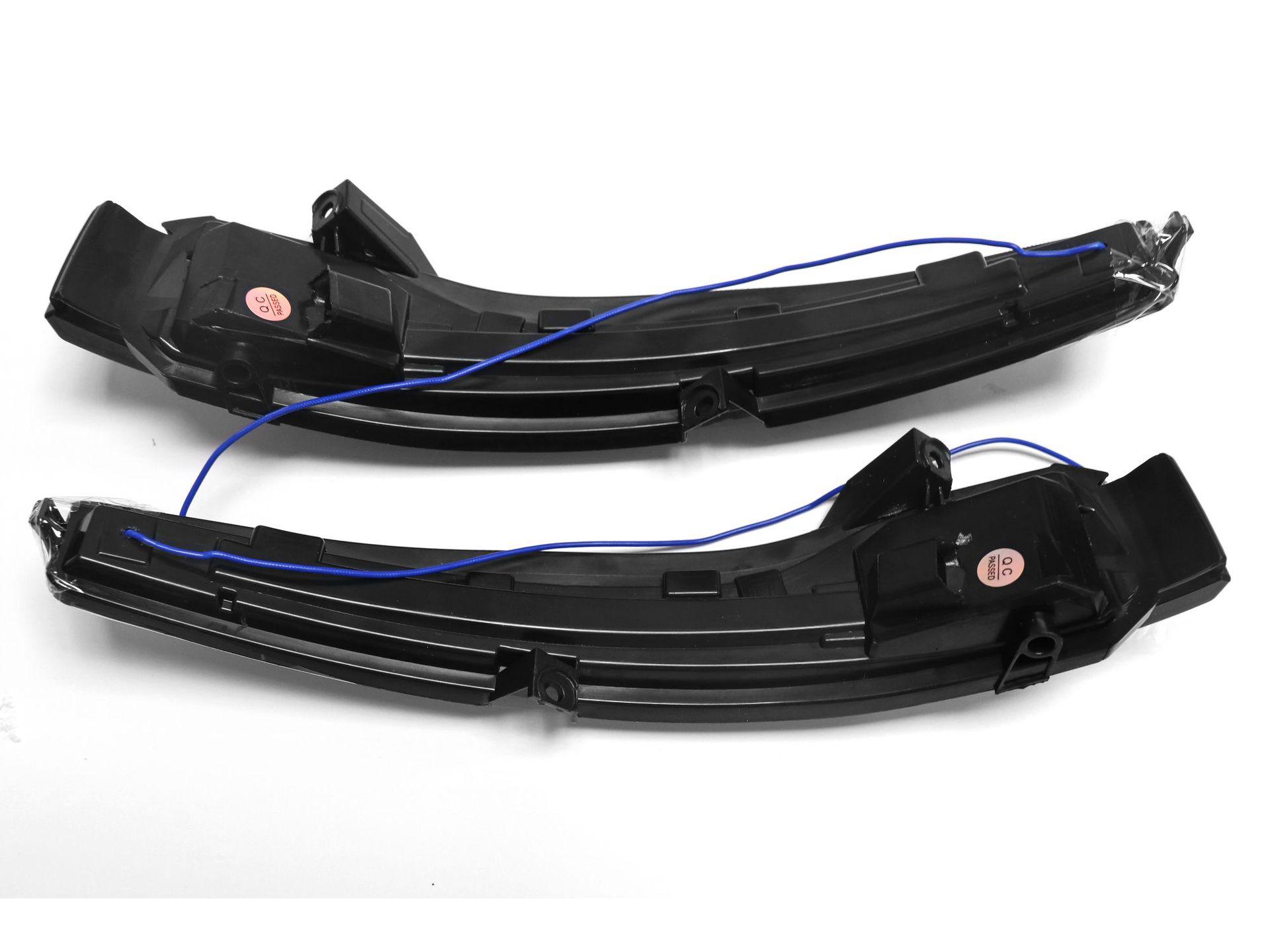 

Синий бегущий свет указателя поворота для зеркал Mercedes E-Class, C-Class, GLC, S-Class