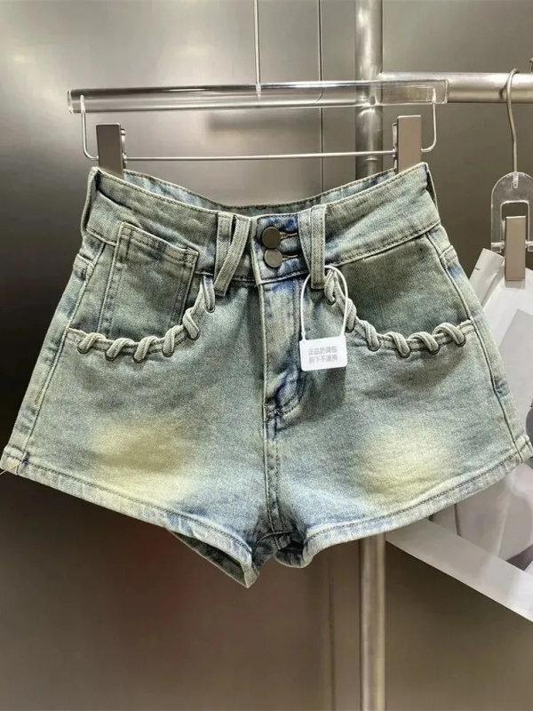 

Women s Vintage High-Waisted Denim Shorts - 2026 Summer Style: Distressed, Slimming A-line Hot Pants, Trendy & Versatile. Large