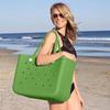 Bolso Tote Grande con Diseño Perforado Material Suave para Llevar en la Mano Almacenamiento de Playa Bolsa de Viaje con Letras Tamaño Mediano 36x14x30cm