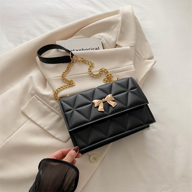 

Casual retro large-capacity messenger bag simple and fashionable small square bag 2024 summer new fashion simple shoulder bag чёрный