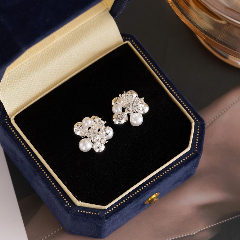 French High-End Simple Pearl Flower Ball Stud Earrings Women'S Light Luxury Elegant Gentle Earrings Niche Temperament Earrings