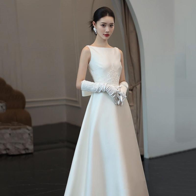 French Light Wedding Dress Bridal Simple Temperament Satin Retro Welcome White Dress Dress Small Trailing Out Dress
