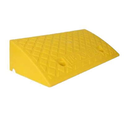 Dossi Rallentatori in Salita Gradini Colore Nero e Giallo Leggero Cuscinetto di Plastica Tappetino a Gradini per Parcheggio Stradale