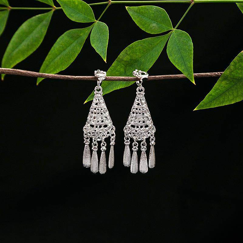 European and American cross-border ethnic style geometric fringed ear clips, Miao Yin retro and elegant minority earrings without piercings, women