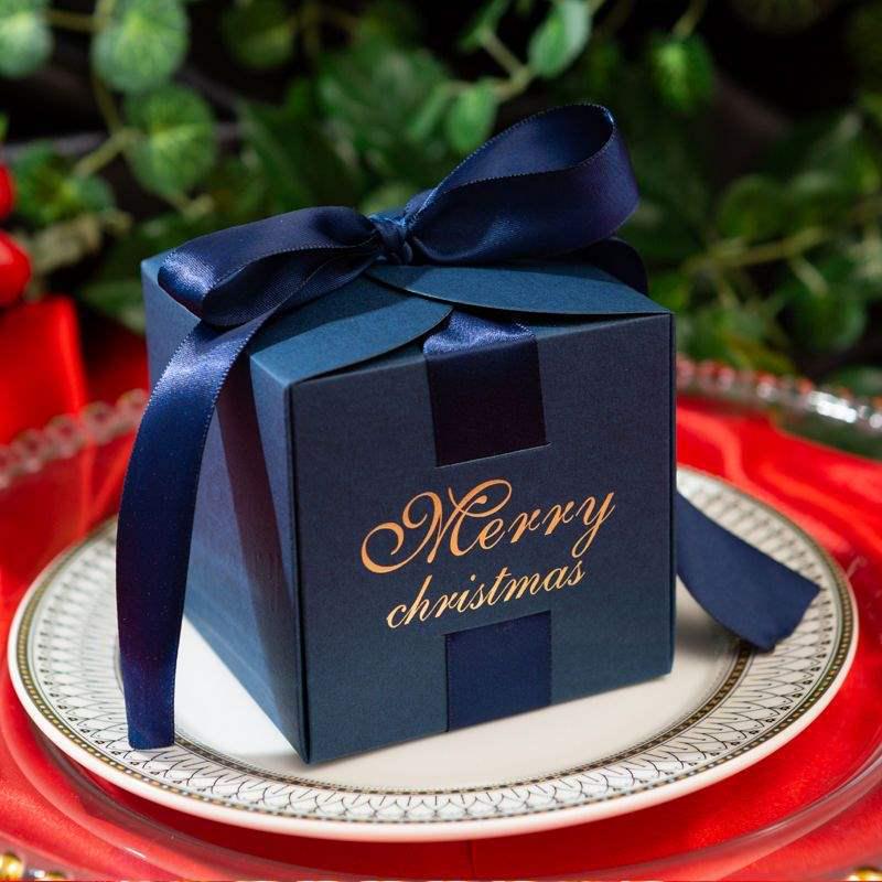 Christmas Apple Gift Box for Kids - Creative Holiday Packaging with Candy Bag