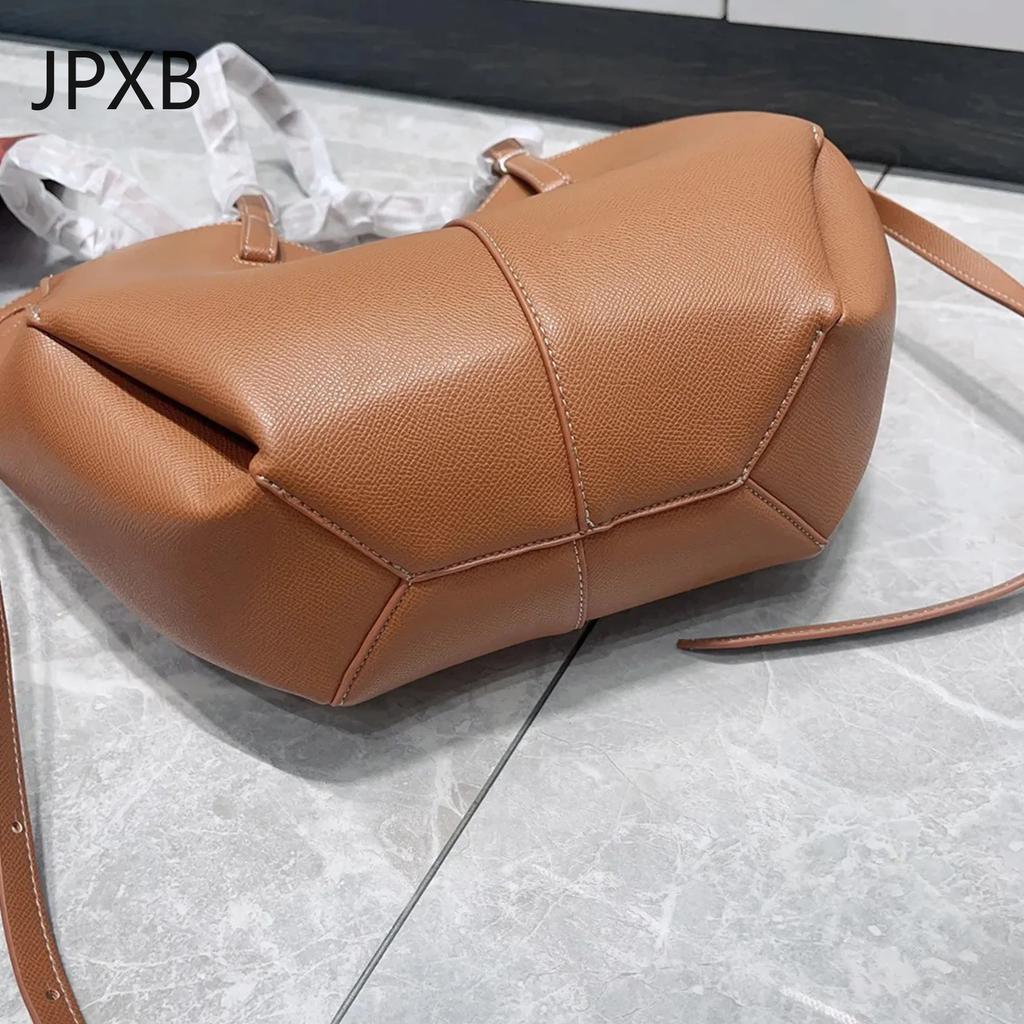 New Fashion Feminine Large Capacity Ladies Shopping Bag  Retro Design Lightweight Shoulder Bag