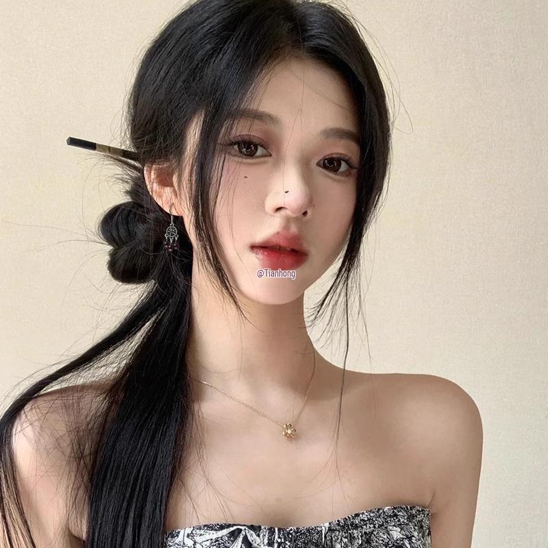 Niche Design 925 Silver Garnet Stud Earrings - Retro Chinese Ethnic Style