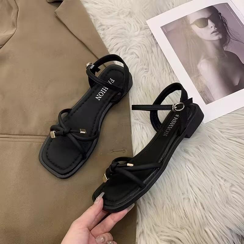 

Сандалии с ремешками в римском стиле для женщин, лето 2025, новые универсальные сандалии на плоской подошве, повседневные, в стиле феи, с юбкой, пляжная обувь для беременных женщин 35 чёрный