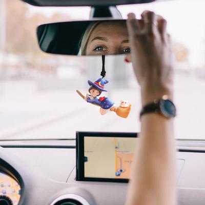 Dekorace interiéru auta Malá čarodějnice Roztomilá figurka čarodějnice Přívěsek na zpětné zrcátko do auta Pro auto doplňky Žena