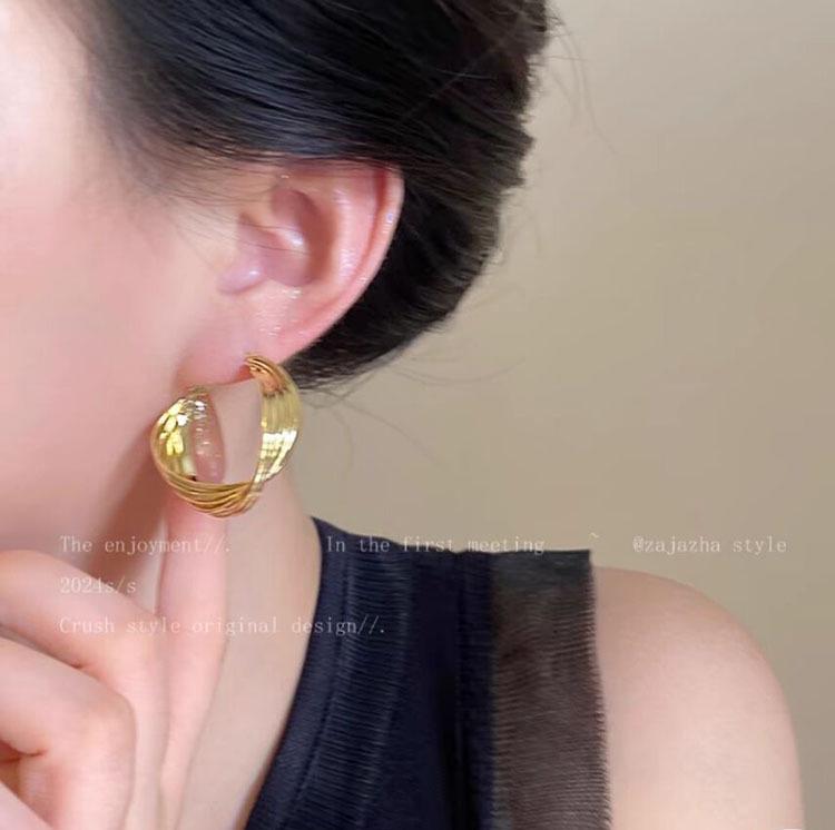 Bold Metal Circle Stud Earrings for Women – Statement Ear Cuff Hoop Jewelry