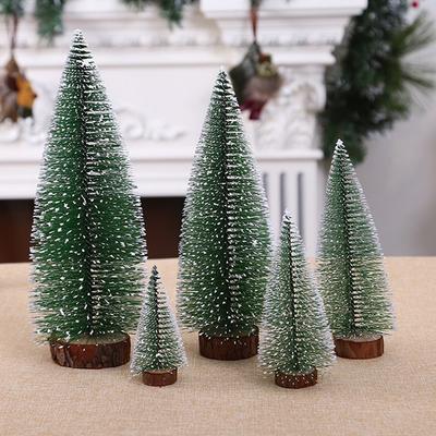 Dekorierter Mini-Weihnachtsbaum Weiße Zeder Tischplatte Kleiner Weihnachtsbaumdekor Winter Schnee Ornamente Bäume für Weihnachten Heimparty