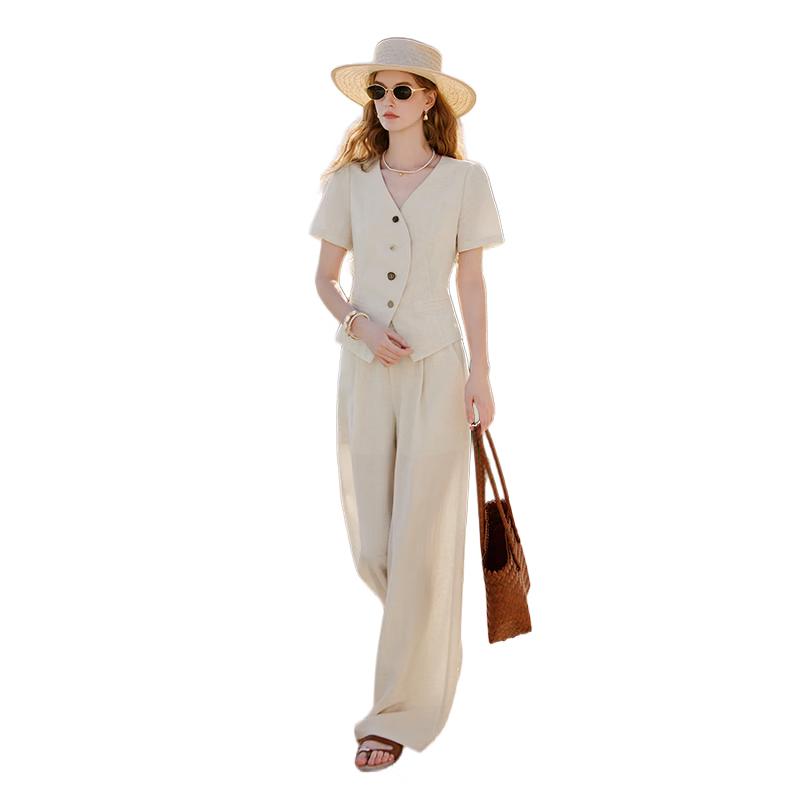 Women s Elegant White Two-Piece Suit Set M