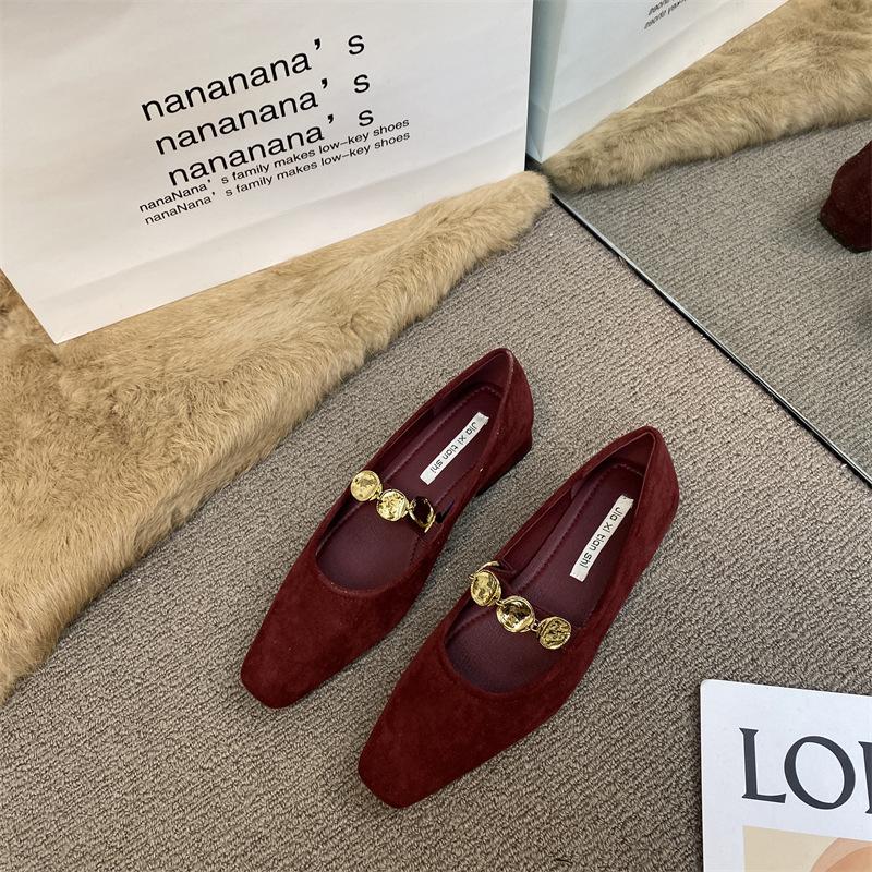 French Retro Style Gold Coin Chain with Mary Jane Shoes Women's Low Heels 2025 Autumn New Square Head Thick Heel Suede Single Shoes