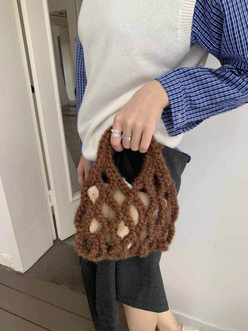 

Нова невелика квадратна сумка ручного плетення з видовбаною бавовняною ниткою із золотого дроту, в’язана гачком, модна повсякденна універсальна сумка для рибальської сітки темно-коричневого кольору