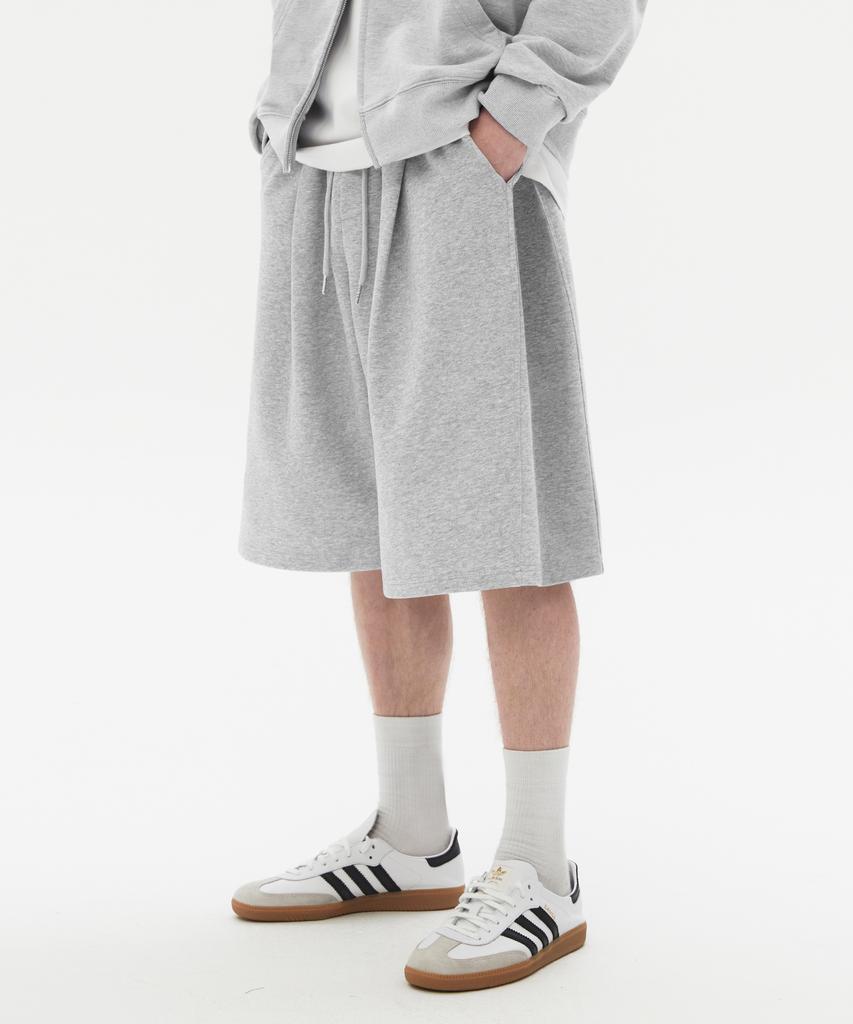 TRILLION Single-Pleat Bermuda Sweat Shorts_2 Colors