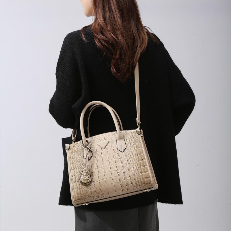 New Crocodile Pattern Messenger Bag Women's Texture Three-piece Portable Mother Bag Temperament Versatile Single Shoulder Tote Bag