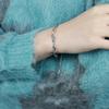 Rosa Zirkon Kirschblüten-Schleifenarmband Elegante Strass-Blumenkette Leichtes Romantisches Design Geschenk für Frauen Zarter Alltags Schmuck