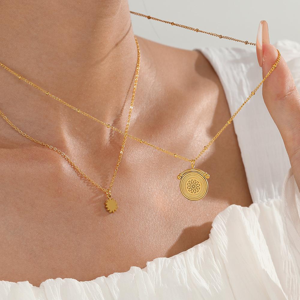 Fashion Double Layer Star Pendant Necklace 14K Gold Minimalist Design Versatile Women's Jewelry