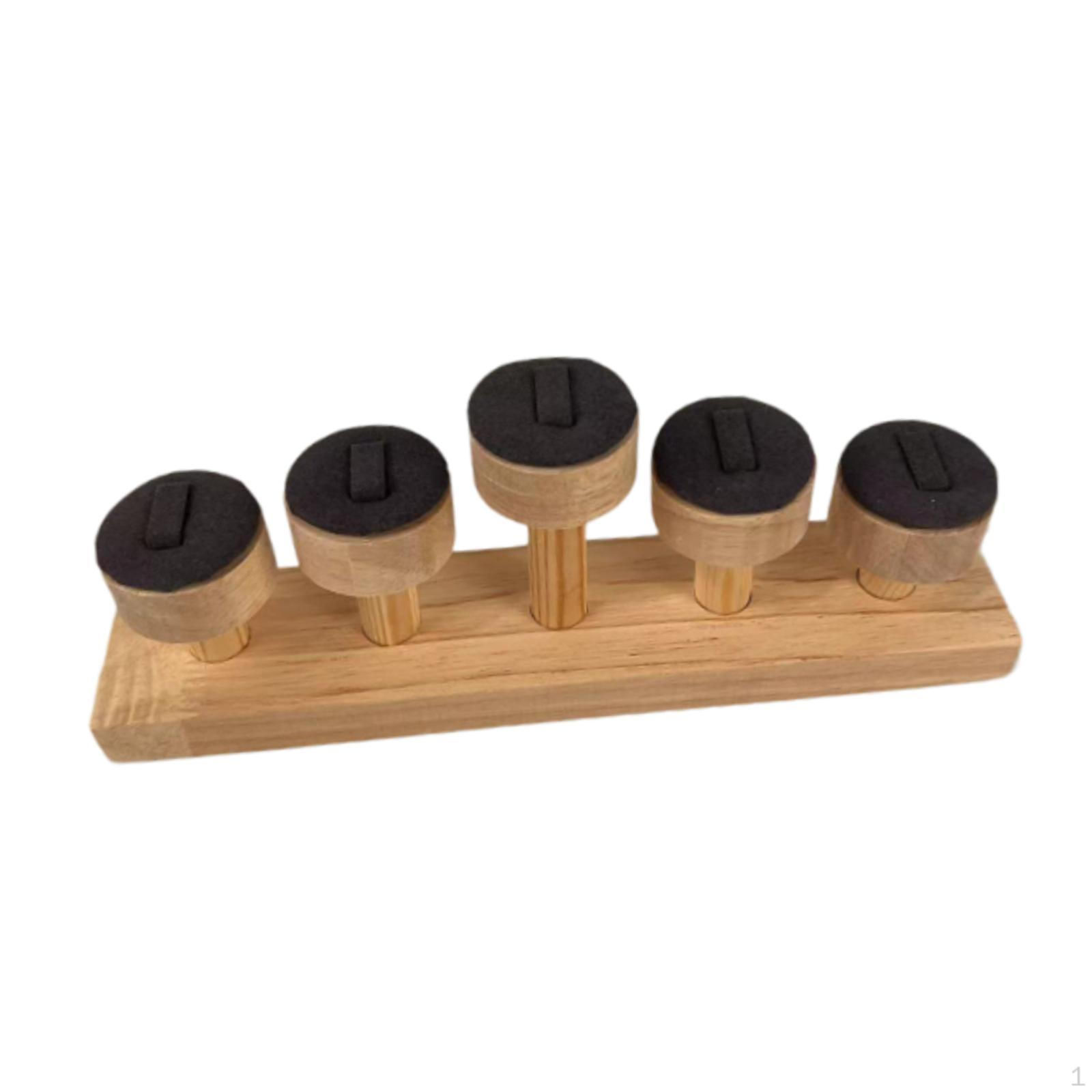 

Элегантная подставка для колец серый