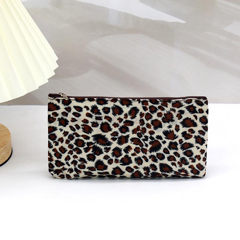Cute Cosmetic Bag Toiletry Storage Bag Women'S Handbag Clutch Heart-Shaped Cosmetic Bag Travel Size