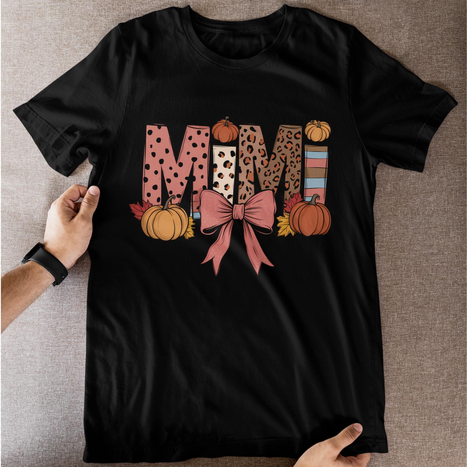 Mom Pumpkin Fall T-Shirt Cute Autumn Mama Graphic Thanksgiving Tee S