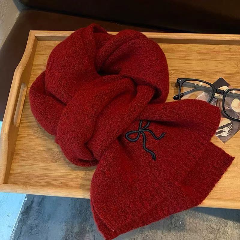 Internet Celebrity Knitted Love Scarf Female Autumn and Winter Black and White Plaid Soft Student Cute Thickened Scarf Couple