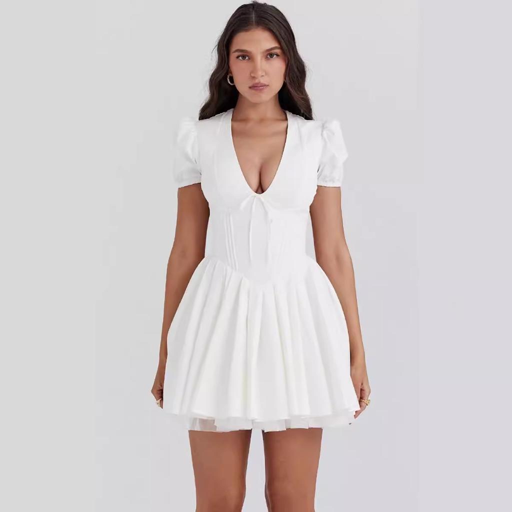 First love small white dress French age reduction bubble sleeves deep v-neck pure desire to close the waist and look thin dress vacation splicing s