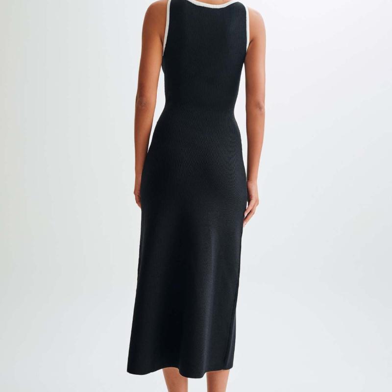 Gestricktes Kleid mit elegantem Temperament und Metallschnalle Langer Rock