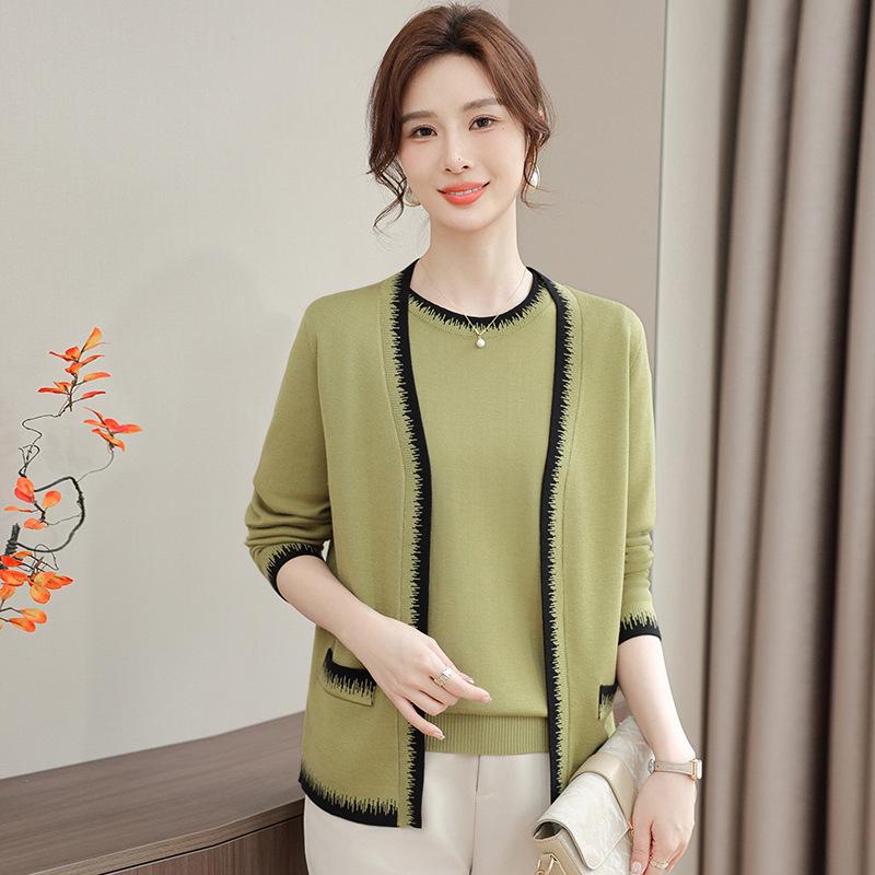 

2026 Stylish Knit Top for Middle-Aged Women - Spring/Autumn 5XL (150-165 jin)