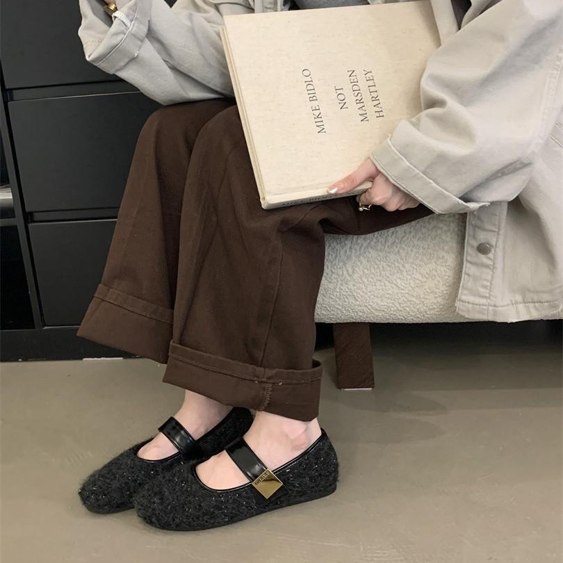 2025 Autumn and Winter New French Retro Square Head Plush Warm Shoes Women Wear Fairy Wind Flat Bottom Fluffy Shoes