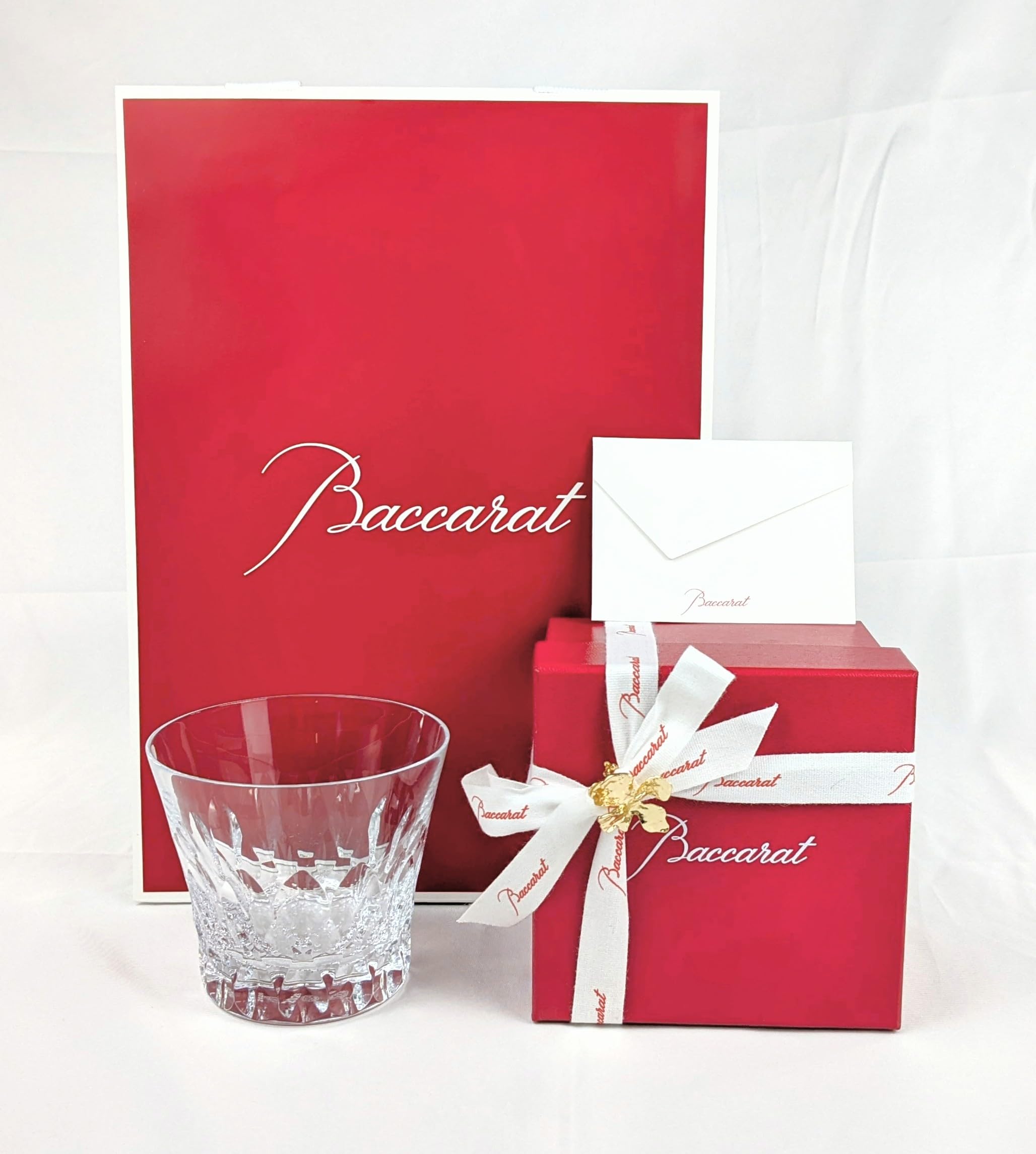 

Baccarat 2026 Лимитированная серия Гравированный стакан Далия (Один) - Оригинальный товар - Подарочная коробка Baccarat, Лента, Бумажный пакет, Открытка с сообщением в комплекте / Наш