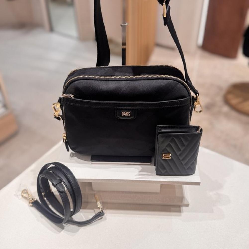 

Daks Black Check Nylon Crossbody Bag Wallet Set Dcba6e890dcwa5e218 Single option