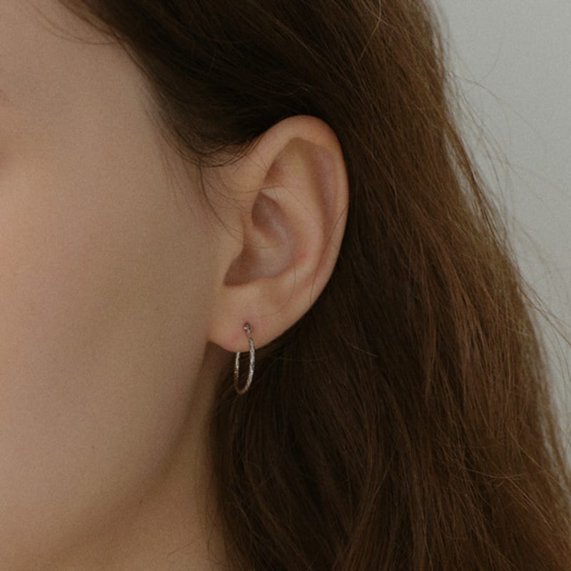 

NORMALLEE [White gold] Cutting Hoop Earrings (S) 14k Gold Plated