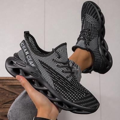 36-47 Couple Large Size Fashionable Breathable Lightweight Flyknit Sneakers Running Shoes