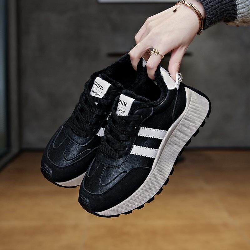 Is the new velvet Forrest Gump shoes women's winter student sports dad shoes platform casual shoes