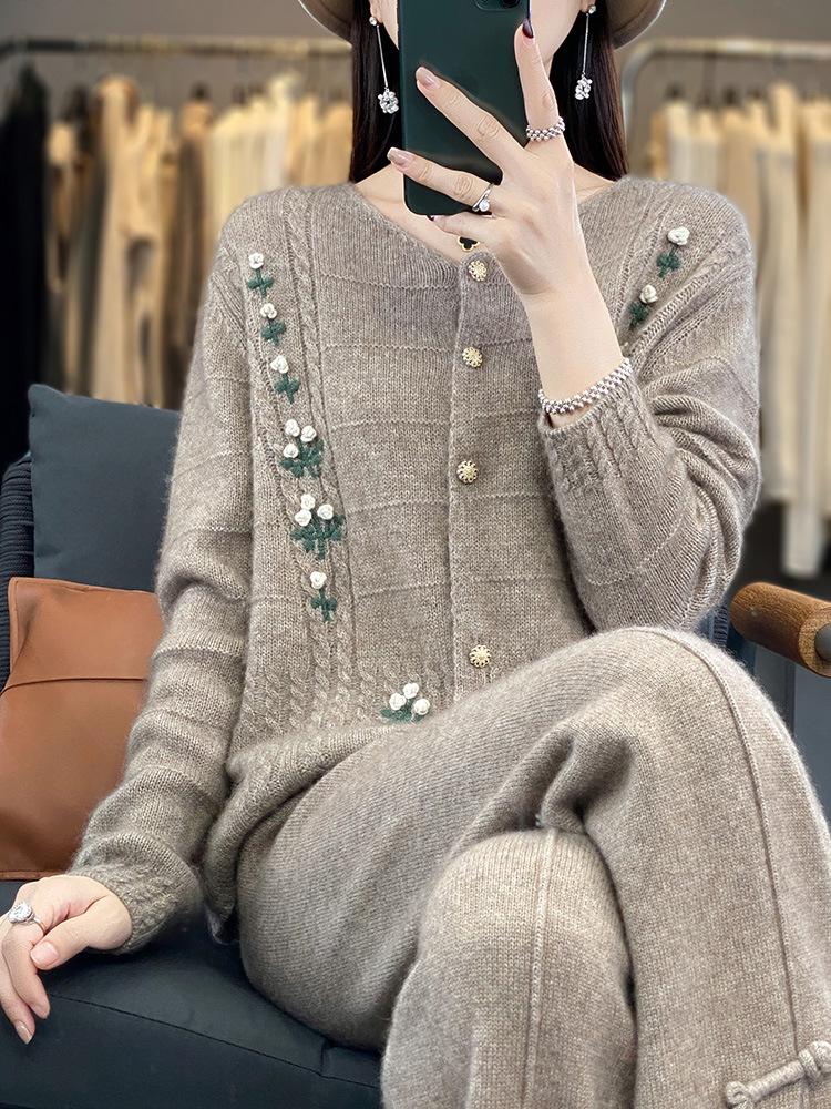 Korean Style High-Design Embroidered Wool Cardigan, Crew Neck, Long Sleeve Knitwear for Spring & Autumn