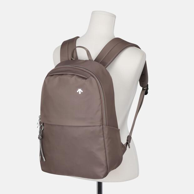 Descente Women'S Patent Backpack (12L) Beige Sr322Ubp70
