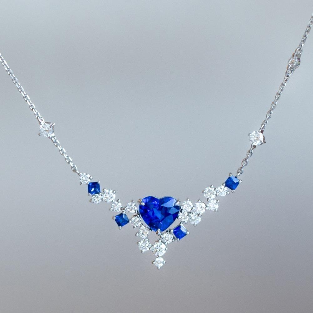 Luxury Imitation Sri Lanka Blue Sapphire Heart Necklace for Women with Royal Blue Pendant