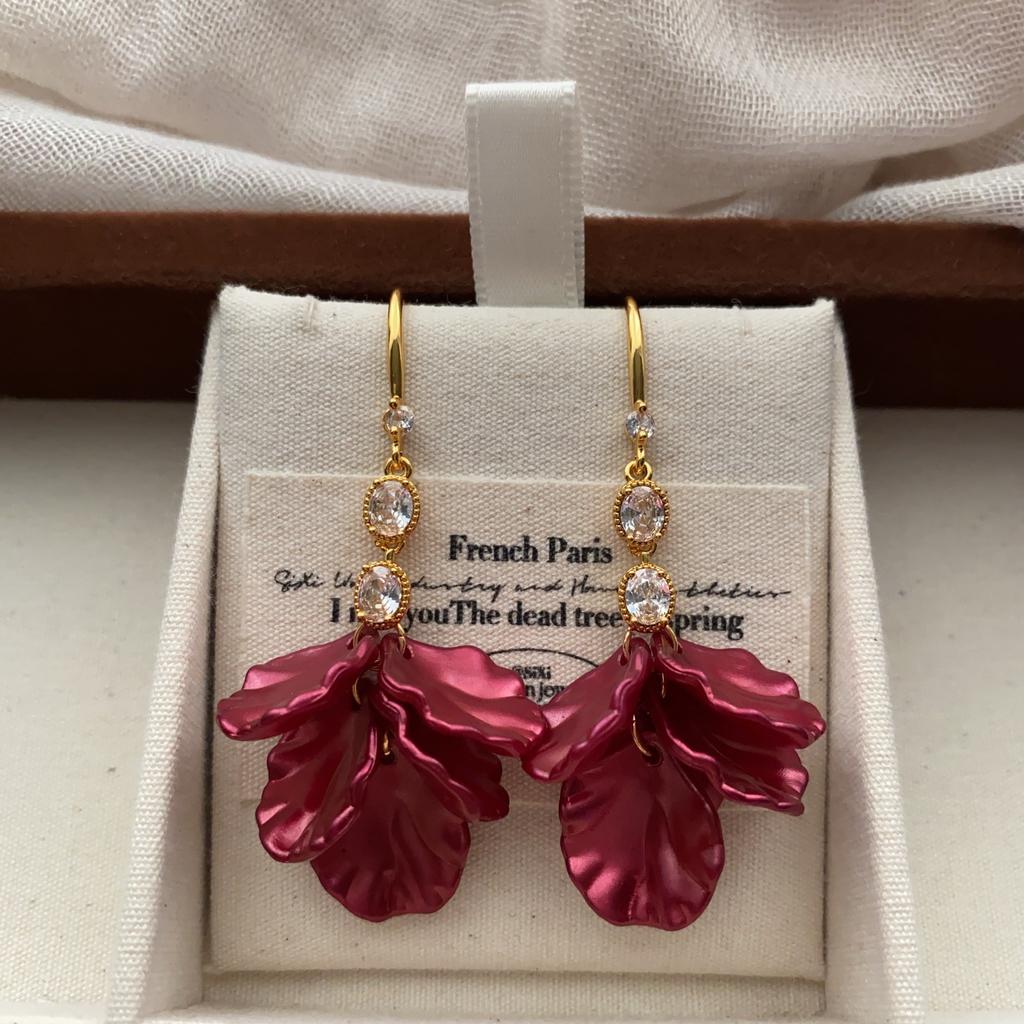 French Romantic Petal Fringed Earrings, Stud Earrings, Ankola Red Autumn And Winter Unique Light Luxury Niche Design Earrings