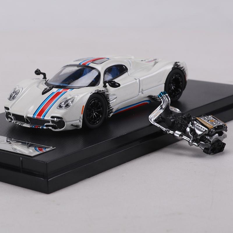 

Hone Model 1:64 Utopia Die-cast alloy car model toy Attached engine model белый