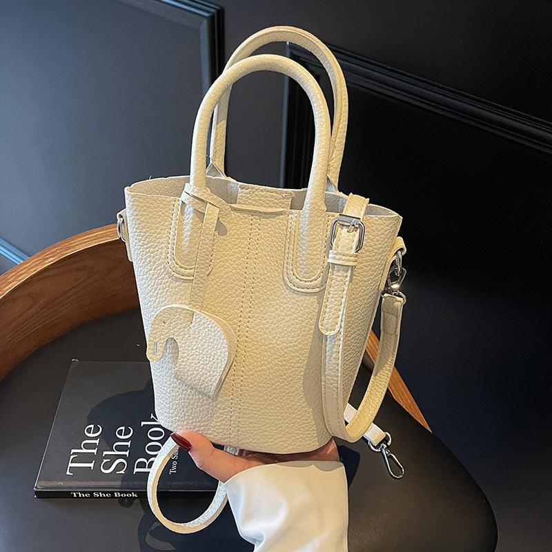 2025 New Trendy Spring Women's Bags Niche Design Spring New Crossbody Shoulder Bag Casual Portable Bucket Bag