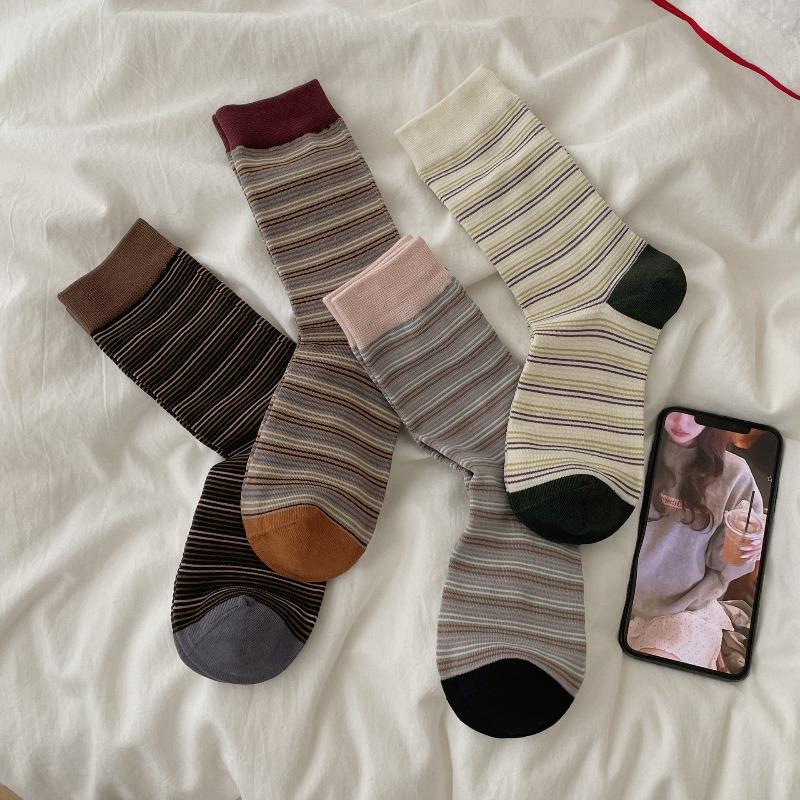 Autumn and Winter Color-blocked Striped Retro Pile Socks, Personalized and Trendy School-style Socks, Pure Cotton Socks for Women
