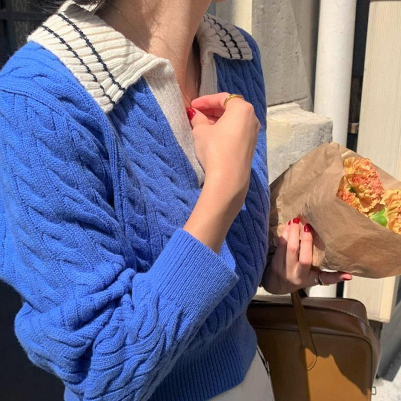 Damski, luźny sweter z dzianiny, z długimi rękawami i klapami w bloki kolorów